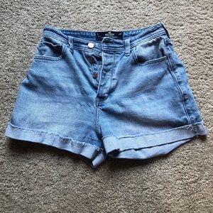 Hollister curvy ultra high-rise mom short with 3in inseam